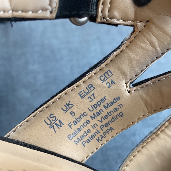 Naturalizer black women’s heels - Picture 2 of 2